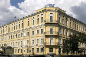 У Києві повідомили про нібито замінування університету імені Драгоманова – студентів та викладачів вивели на вулицю