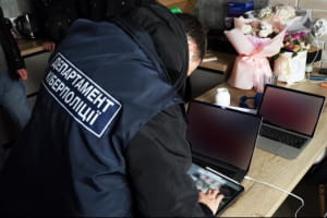 За відновлення доступу до даних вимагав викуп: кіберполіція викрила хакера, який ошукав іноземні компанії на понад 150 млн доларів 