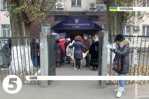 Суд у за позовом забудовника проти активістки перенесли