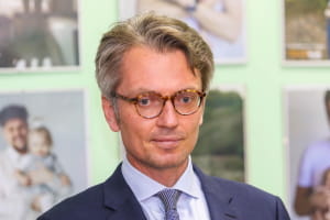 Простіше зміцнити антикорупційну систему, ніж створювати окремий закон про олігархів – посол Швеції