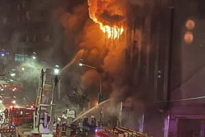 На Тайване в результате пожара в жилом доме погибло около полусотни человек