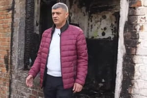 Выбил окно и бросился их спасать: во Львовской области полицейский вытащил двух человек из огня