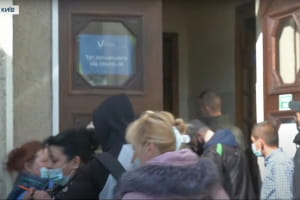 Майже 40% перевізників відмовилися їхати: яка ситуація на автовокзалі й залізниці через нові правила