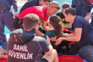 У Туреччині українська парашутистка зірвалася в море – у МЗС розповіли про її стан