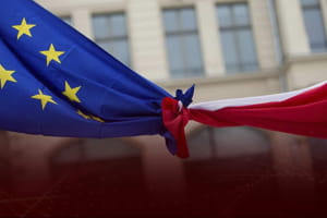 Polexit: як Польща стала на шлях виходу з ЄС і що буде з українськими заробітчанами