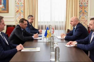 Переведення Саакашвілі у в'язничну лікарню: як на ситуацію відреагували західні дипломати та посол Грузії