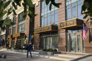 Европейские СМИ о закрытии Kyiv Post: власти заставляют независимую прессу молчать