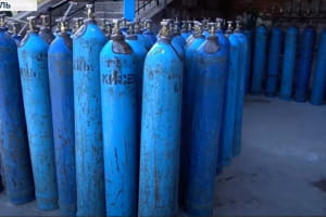 У січні лікарні Маріуполя та Покровська отримали десятки тонн кисню від підприємств "Метінвесту"