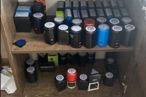 В Україні ліквідували підпільну друкарню, яка продавала фальшиві COVID-сертифікати і ПЛР-тести