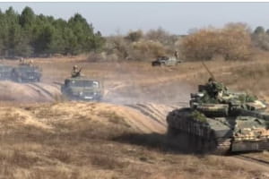 Морська піxота, танки та вертольоти – на Xерсонщині пройшли військові навчання