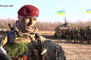 Штурмували позиції противника: десантники провели масштабні навчання на полігоні під Житомиром