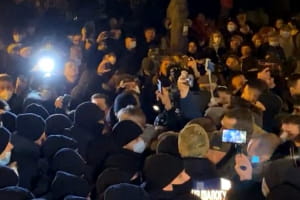 Акція протесту під Офісом Президента у День Гідності і Свободи – відео 