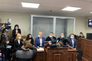 Напад на журналістів в "Укрексімбанку": у суді розпочалося підготовче засідання