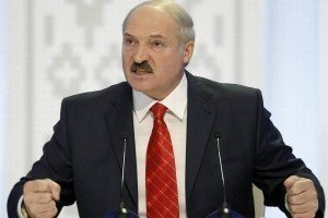 Лукашенко звинуватив у подіях, що відбуваються в Україні, Януковича