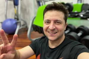 "Ніхто тобі не заздрить": соцмережі вибухнули реакціями на останнє селфі Зеленського