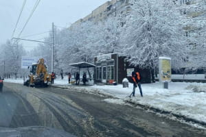Західні регіони України засипало снігом: подробиці 