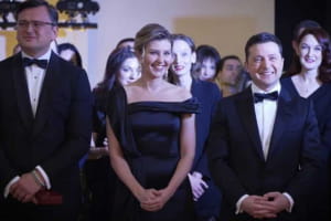 Ляп від ОП: як Зеленський у відео з Гути "сам перед собою аплодував"
