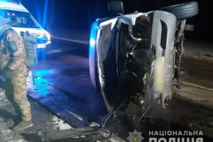 На Одещині рейсовий мікроавтобус потрапив у ДТП: 5 пасажирів постраждали 