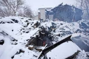 В США снегопад помог потушить масштабные лесные пожары