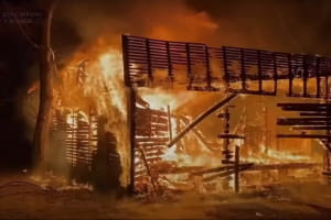 Полум'я було видно з обох берегів Києва: на Трухановому острові сталася масштабна пожежа