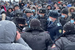 Стежками Майдану: у Казахстані набирають обертів "газові протести", відбуваються зіткнення