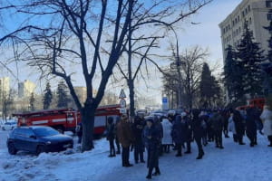 У Харкові в університеті Каразіна спалахнула пожежа, студентів евакуюють – фото, відео