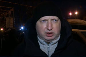 "Це не постріл у ногу, це постріл собі в голову" – Турчинов про наслідки переслідування Порошенка для України