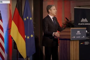 "Жорстокий конфлікт – це те, чого ви хочете?": Блінкен звернувся до росіян перед зустріччю з Лавровим