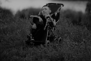Людина "без тіла", але з величезним серцем: помер відомий волонтер Антон Дубішин