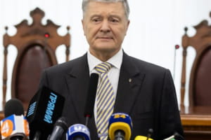 Танки стоять без пального, а ви переслідуєте опозицію – Порошенко закликав владу до адекватних дій
