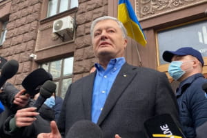 П'ятий президент України Петро Порошенко прийшов на допит у ДБР – відео