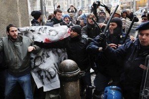 У Римі в ході антиміграційного протесту постраждало щонайменше 12 людей