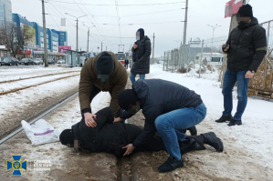 В Харькове спецназовцы СБУ задержали агента ФСБ, который собирал тайные данные об оружии – видео