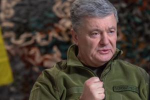Ми посилили відповідальність за колабораціонізм, дезінформацію та мародерство – Порошенко про рішення Верховної Ради