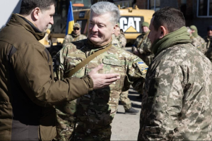 Порошенко привіз ще одному батальйону Територіальної оборони бронежилети, кулемети і набої – "Європейська Солідарність"
