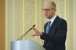 Яценюк налаштований на збільшення допомоги від МВФ