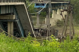 рашисти зруйнували міст між Сєвєродонецьком та Лисичанськом