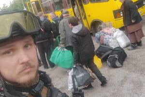 21 травня з Луганщини евакуювали 57 людей, вони цілі і вже в безпеці – Гайдай