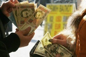 Нацбанк зміцнив курс гривні