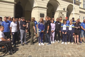 Вибороли понад 90 медалей на Іграх воїнів: як Львів зустрічав українську збірну – сюжет