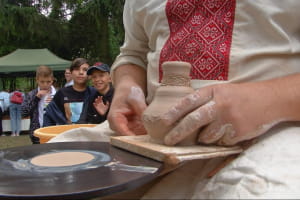 Із покоління в покоління: як проходить осінній ярмарок народного мистецтва в музеї просто неба в Пирогові