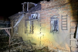 Ворог по-звірячому атакував Нікополь, летіли фосфорні боєприпаси – поранено дитину