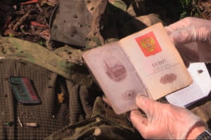 Деокупований Ямпіль всіяний рештками окупантів і їхнього лахміття – спецрепортаж із Донеччини