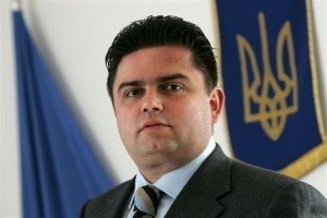 Терористи роздають мобілізаційні повістки тим, хто прийшов на їхні "вибори" - Лубківський