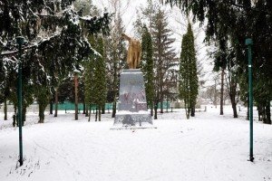 На Полтавщині почали відновлювати пам'ятники Леніну