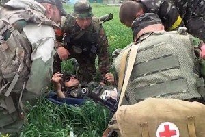 Волонтери вчать бійців користування сучасними аптечками