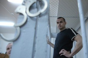 Уряд прийняв розпорядження про виплату щомісячної допомоги родині кінорежисера Олега Сенцова