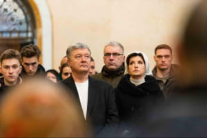 Усі ми наближаємо благу звістку про Перемогу України – Порошенко відвідав Лавру
