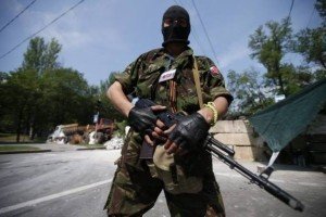 Терористи на Сході залякують пенсіонерів, вимагаючи не йти на вибори