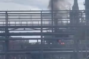 На росії повторно спалахнув нафтопереробний завод у Краснодарському краї